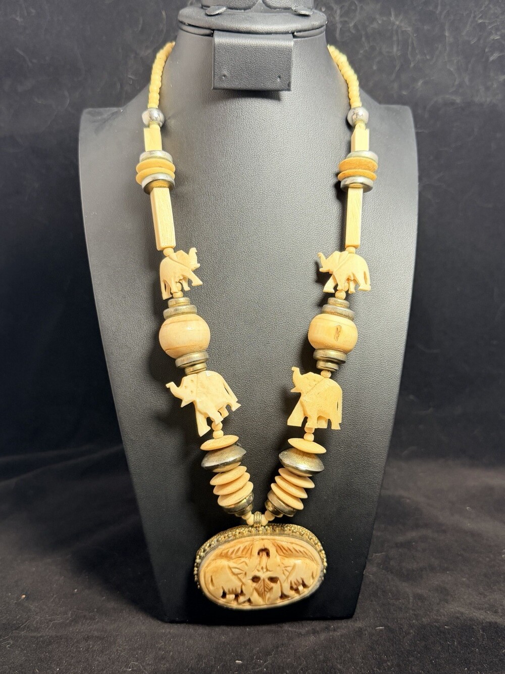 Vintage Carved Bovine Bone Elephant Pendant Necklace Safari Tribal 70s 99g